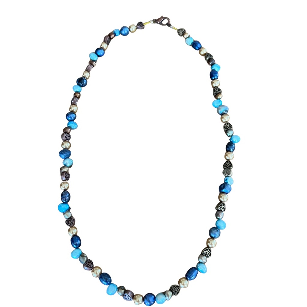 ✨ Handmade Pearl-style Beaded Necklace ✨ Blues, golds, brass tones - Picture 2 of 5